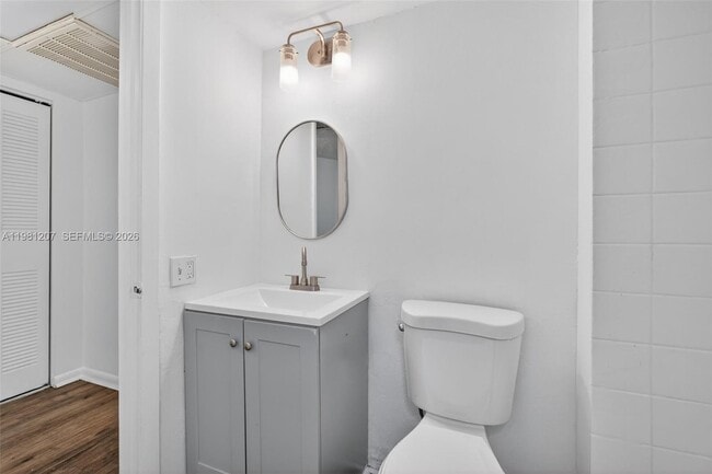 Building Photo - 9091 Lime Bay Blvd