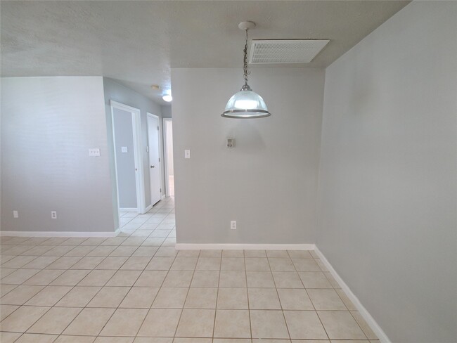 Building Photo - 5343 Cherie Crest Ct