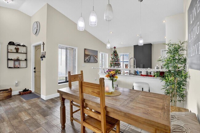 Building Photo - 691 Willow Grove Terrace