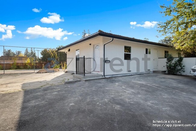 Building Photo - 3721 Northridge Dr