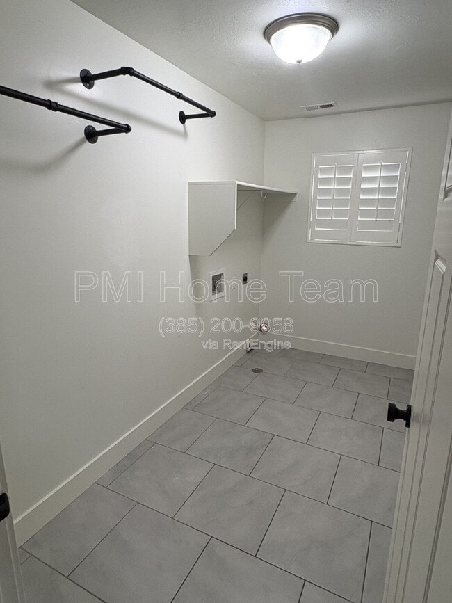 Building Photo - 651 W 1900 S