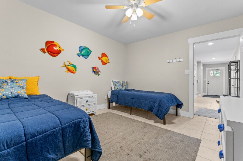 Building Photo - 5207 Emerald Dr