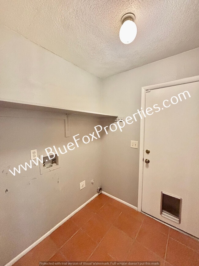 Building Photo - 2621 W Camino Del Deseo