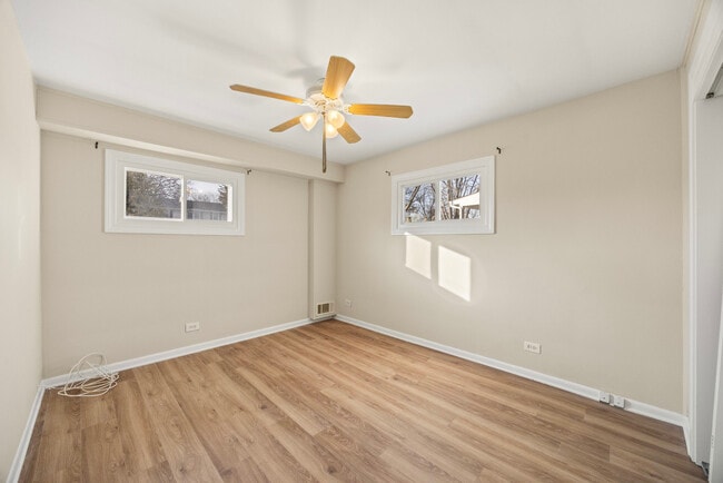 Building Photo - 1309 S Naperville Rd