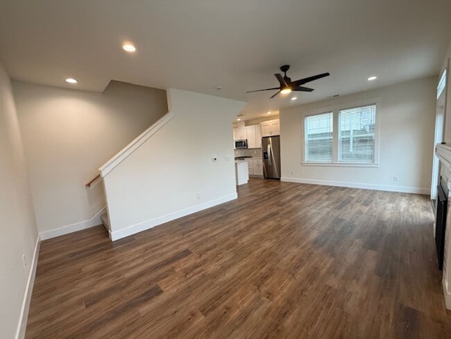 Building Photo - New Construction 4-bedroom 4 Bath Dundee OR 97115