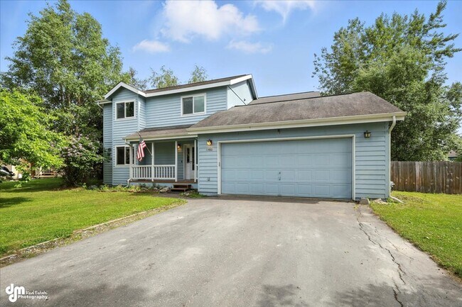 Building Photo - Spacious Palmer Home!