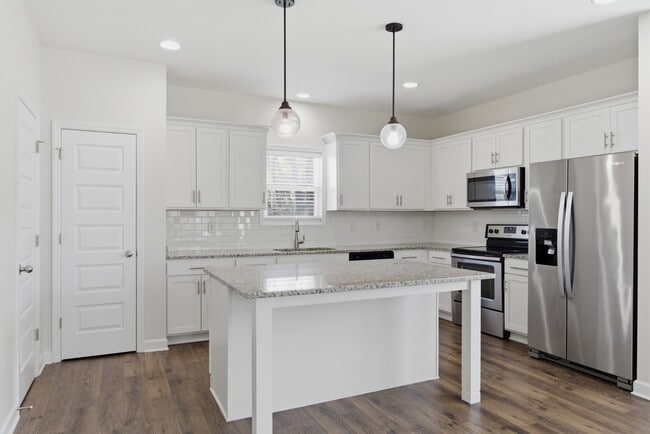 Building Photo - 114 Walden Village Ct