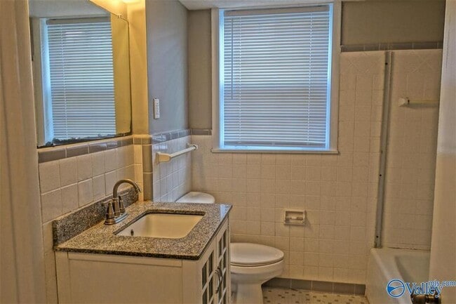 Building Photo - 7805 Hilton Dr SW