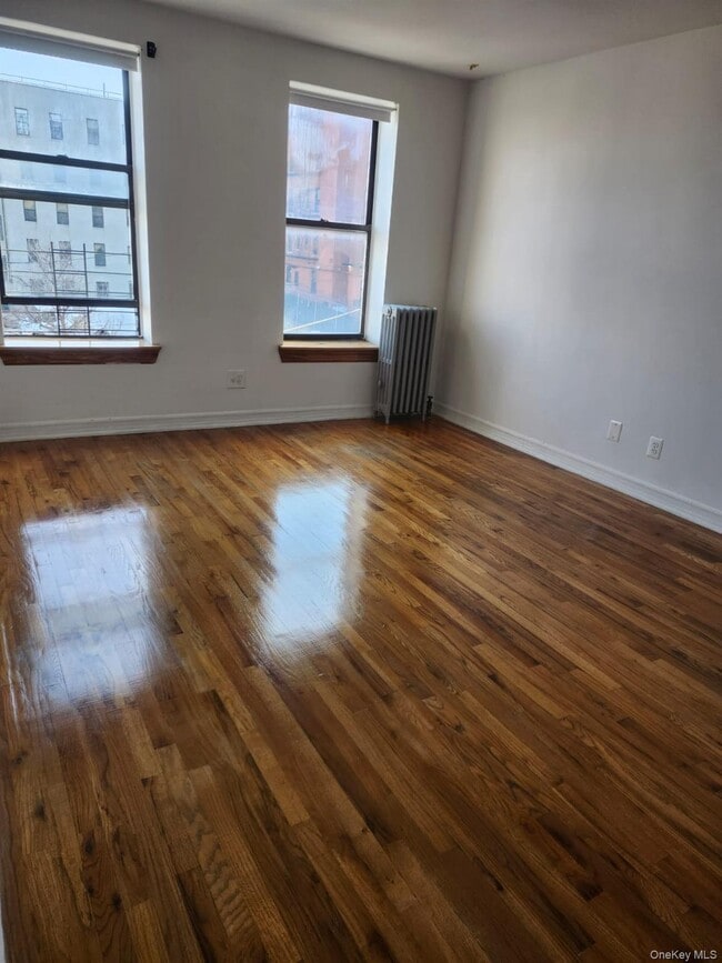 Building Photo - 875 Longfellow Ave
