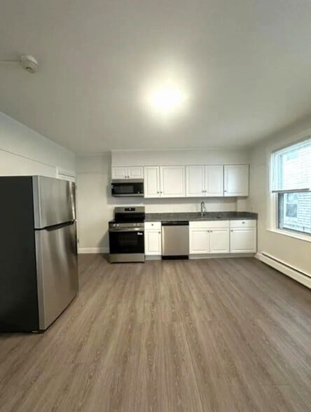 Building Photo - 22 Johnson St