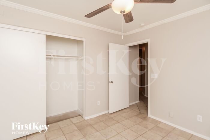 Building Photo - 755 S Del Rancho