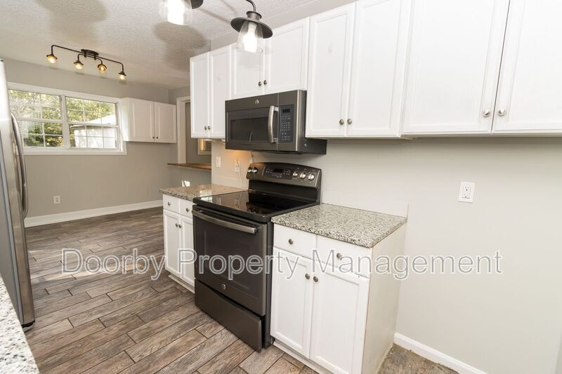 Building Photo - 4316 Greenbriar Rd