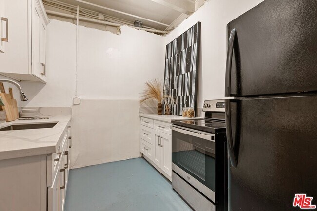 Building Photo - 20500 Paradise Ln