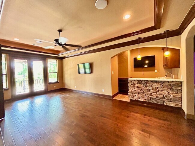 Building Photo - 7511 Raes Creek Dr