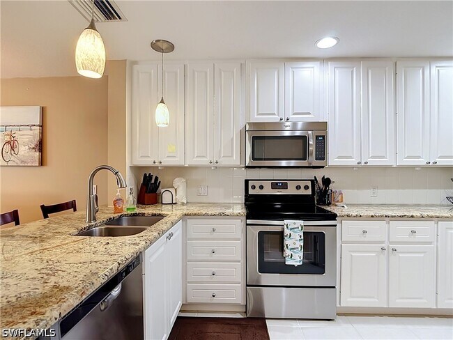 Building Photo - 14700 Escalante Way
