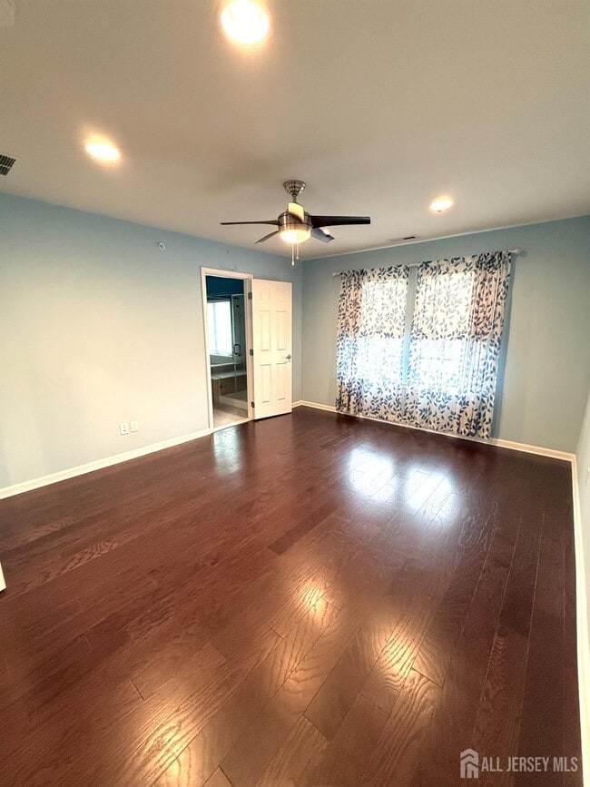 Building Photo - 1305 Hudson Cir