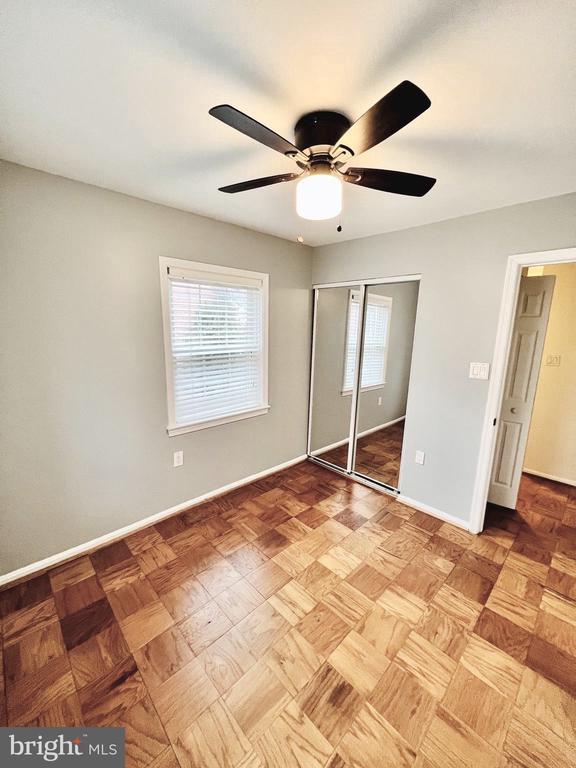 Building Photo - 812 Azalea Dr