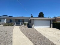 Building Photo - HUGE House! Big Yard!