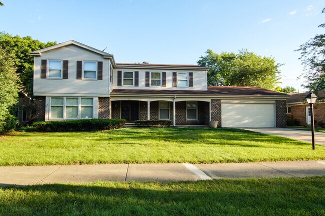 Building Photo - 3619 Bernay Dr
