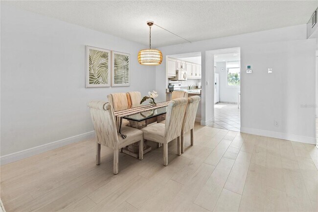 Building Photo - 724 Bayport Wy