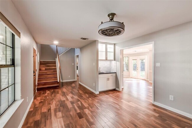 Building Photo - 10905 Wintergreen Hill