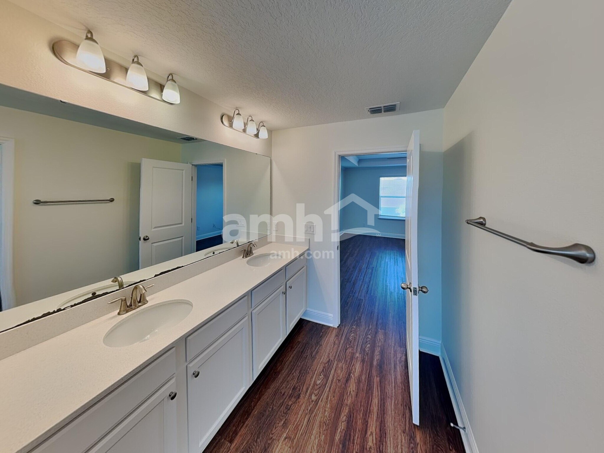 Building Photo - 815 Heavenly Dr