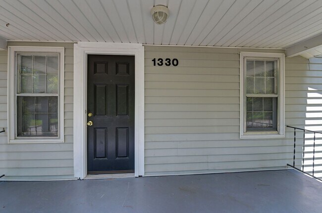 Building Photo - Charming 2 Bedroom Home, close to USC & lo...