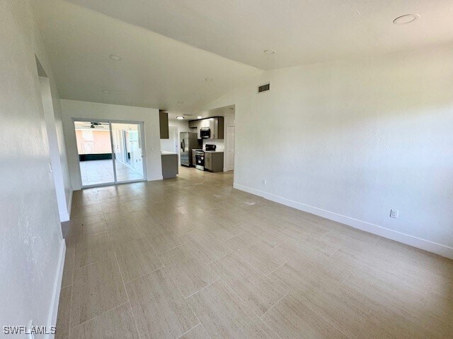 Building Photo - 708 SE 11th Pl