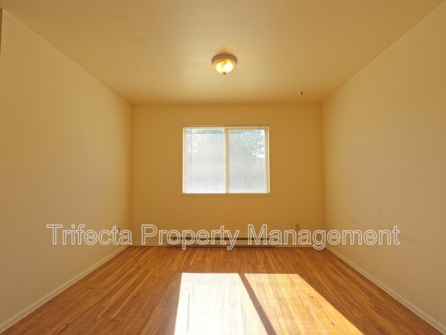 Building Photo - 1644 E Pitkin St