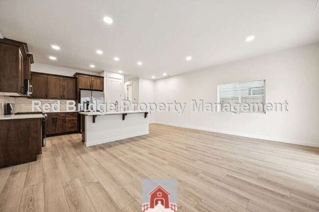 Building Photo - 2795 S Heather St