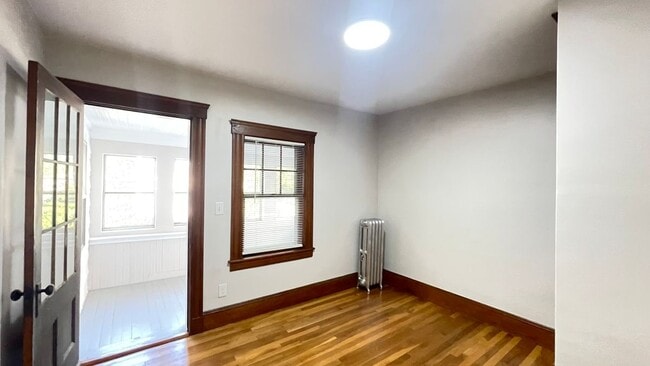 Building Photo - 99 Wellsmere Rd