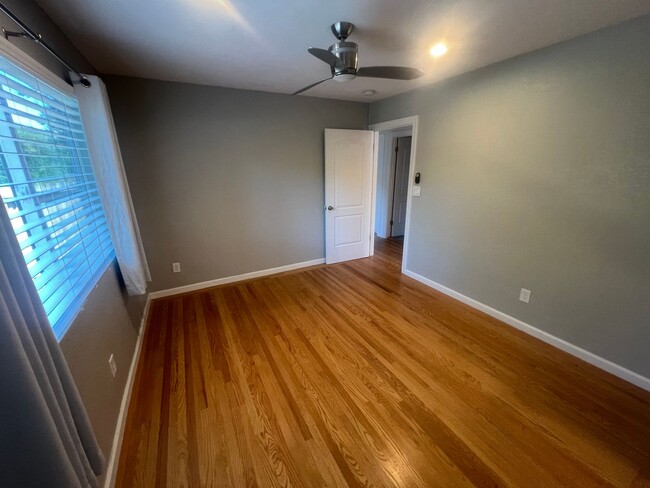 Building Photo - 880 San Mateo Ct