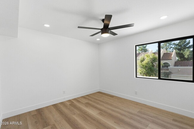 Building Photo - 2029 N Sunset Dr