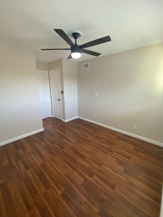 Building Photo - Beautiful Buena Park 4 Bedroom w/ AC For R...