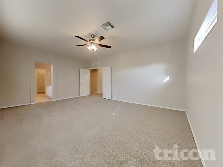 Building Photo - 14415 N 132nd Dr