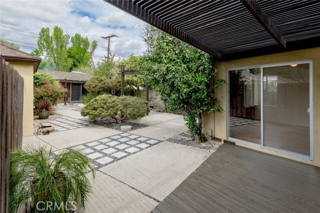 Building Photo - 1717 Riverside Dr