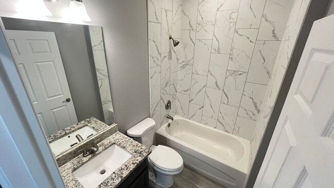 Building Photo - AWESOME 3 Bedroom, 2 Bathroom Home in Beautiful Palm Bay!!