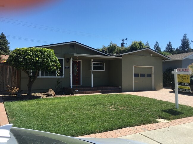 Building Photo - 2376 Forbes Ave