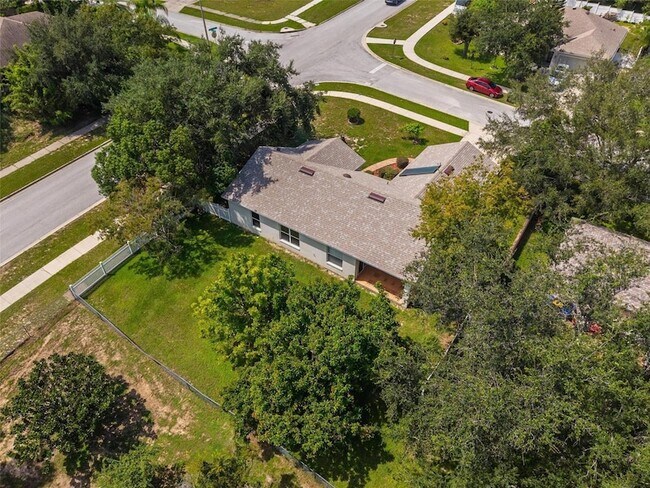 Building Photo - 818 Cherry Laurel St