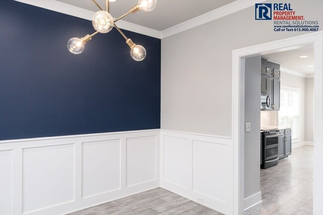 Building Photo - 3527 Pershing Dr