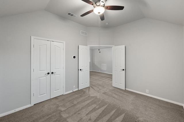 Building Photo - 4802 Oakview Dr