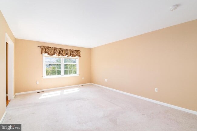 Building Photo - 5150 Mendenhall Dr.