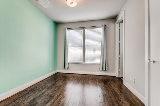 Building Photo - 4211 Rawlins St