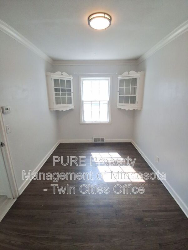 Building Photo - 2632 Toledo Ave S