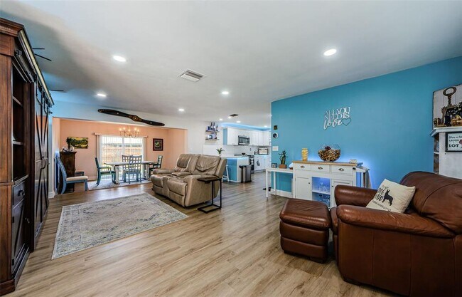 Building Photo - 2174 Scotland Dr