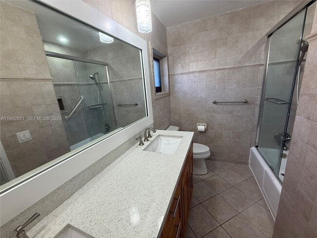 Building Photo - 1721 NE 48th Ct