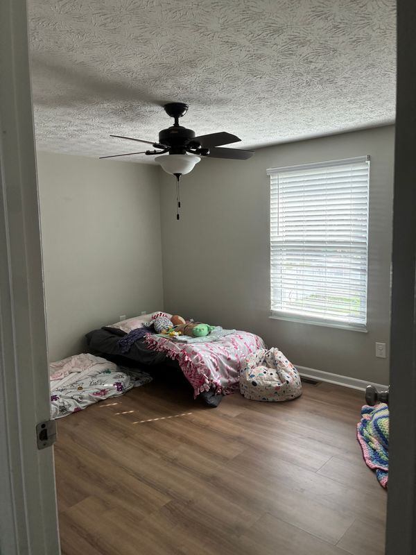 Building Photo - 744 Maplewood Ln