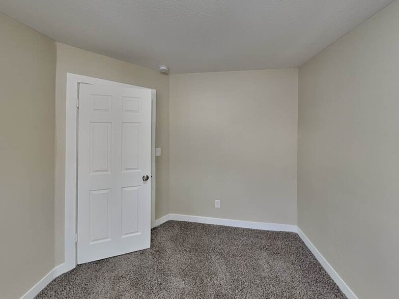 Building Photo - 1613 Fig Palm Ct