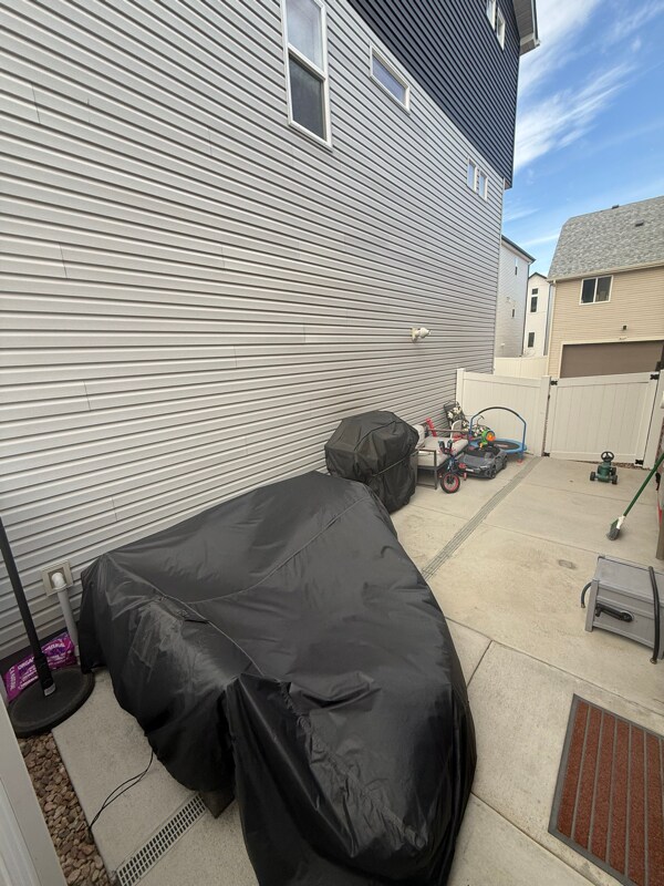 Building Photo - 18261 E 51st Ave