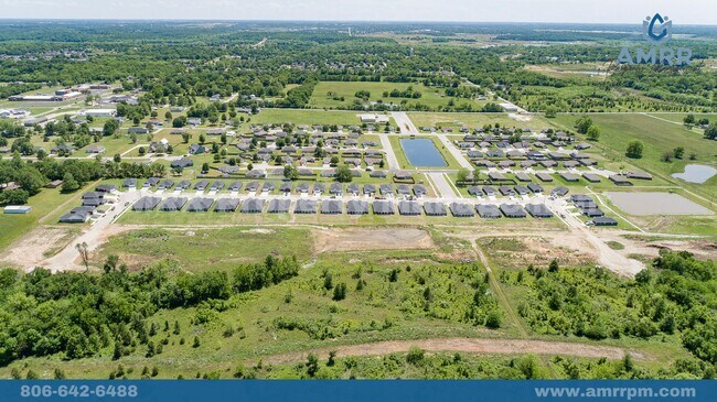 Building Photo - New 3 Bedroom Townhome In Duenweg!